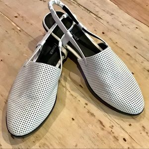 Donald J. Pliner Shoes - 🇺🇸TODAY ONLY $35 Donald J. Pliner Maci flats 8.5 Donald J. Pliner Shoes - 🇺🇸TODAY ONLY $35 Donald J. Pliner Maci flats 8.5